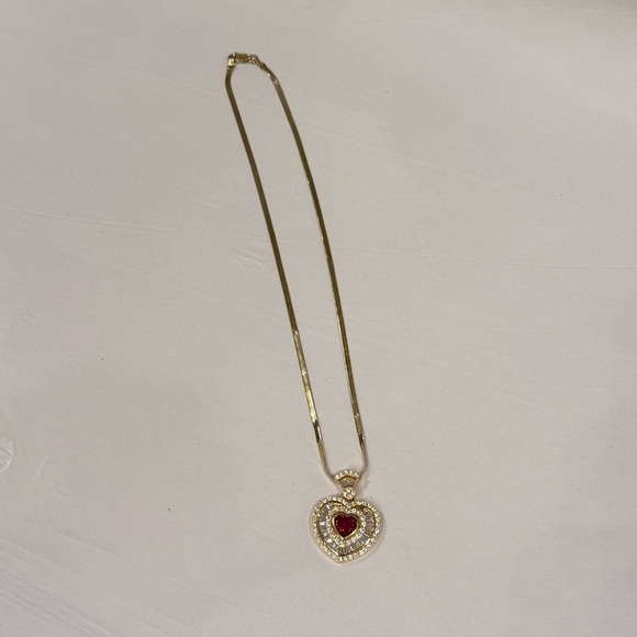 Stauer Cupid heart pendant & chain. Stunning - Picture 3 of 11